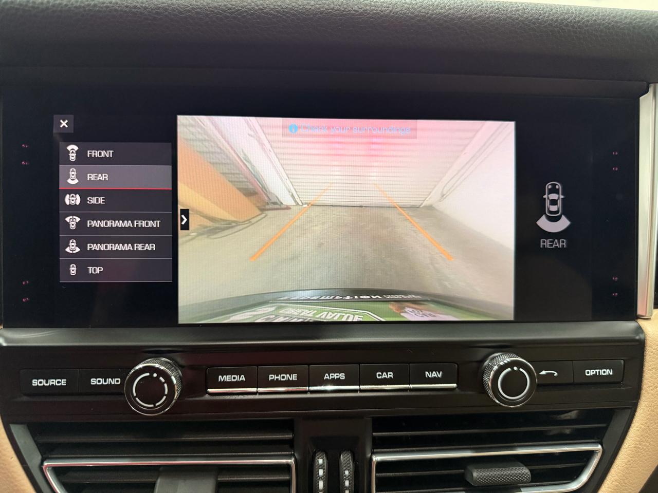 Porsche Macan  2020
