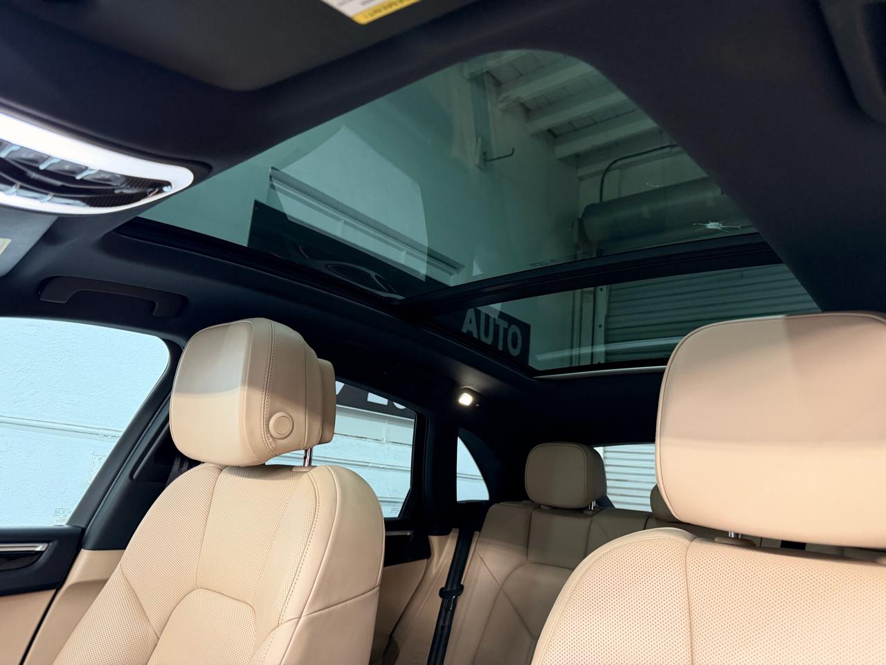 Porsche Macan  2020