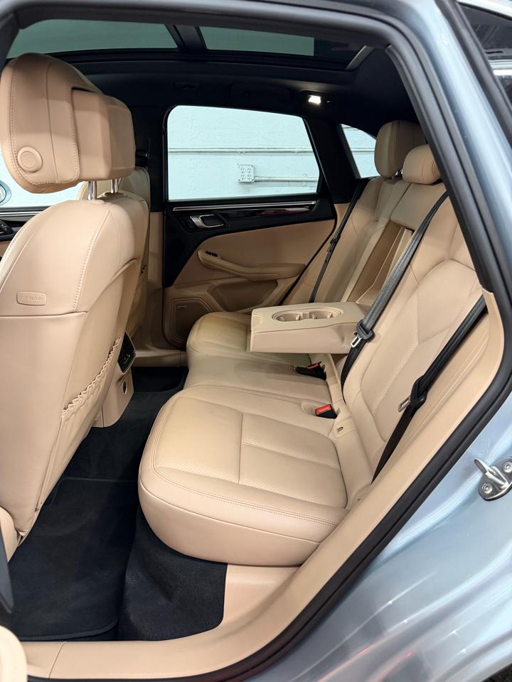 Porsche Macan  2020
