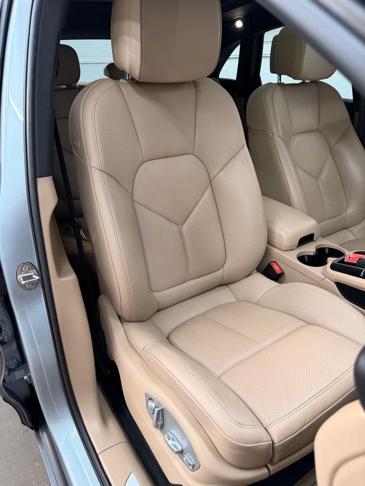 Porsche Macan  2020