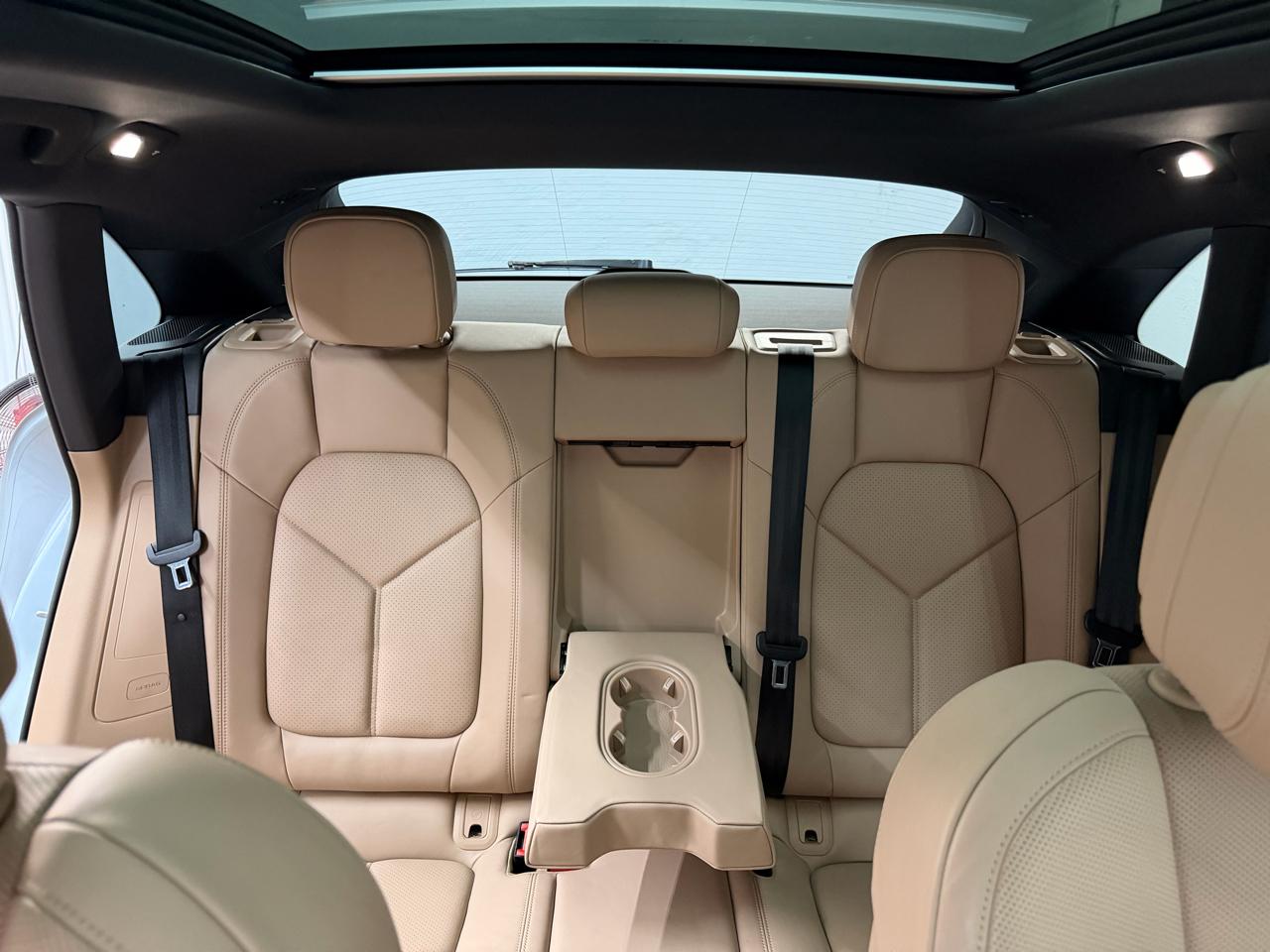 Porsche Macan  2020