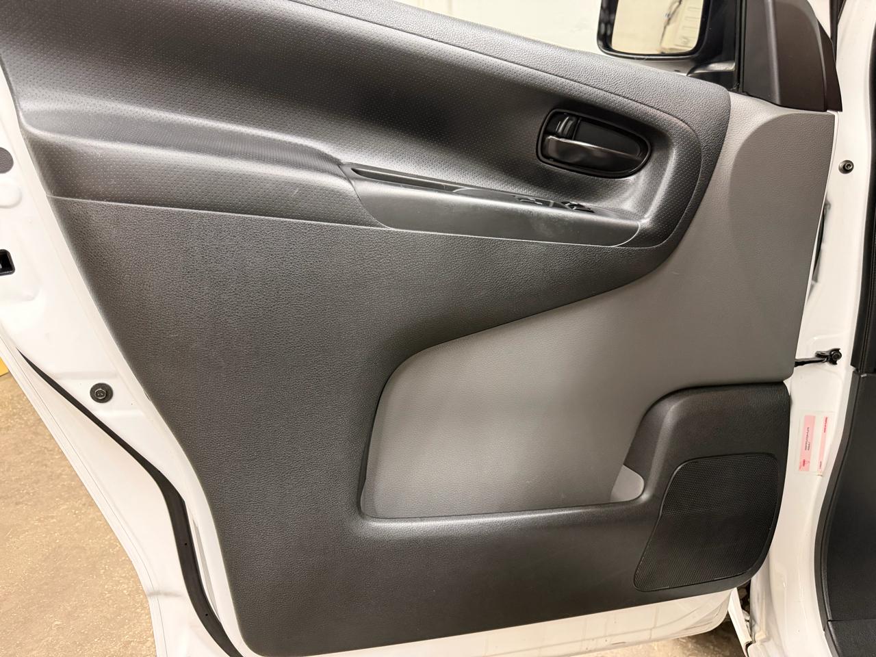 Nissan NV200 SV 2016