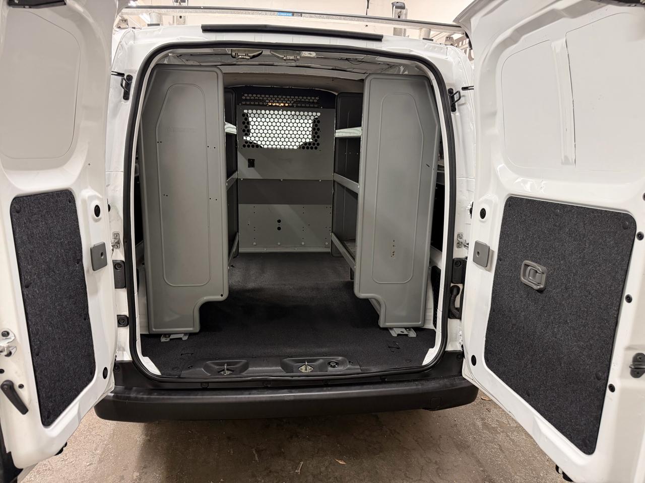 Nissan NV200 SV 2016