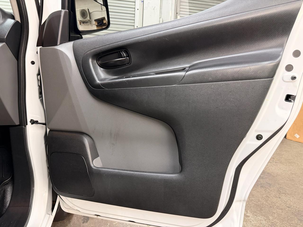 Nissan NV200 SV 2016