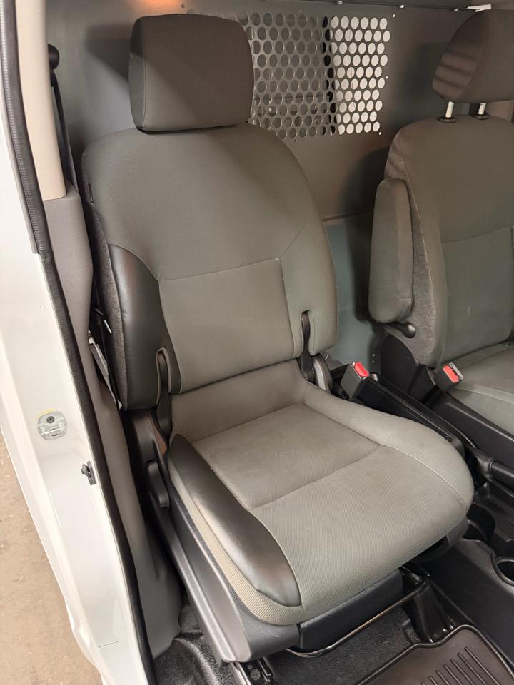 Nissan NV200 SV 2016