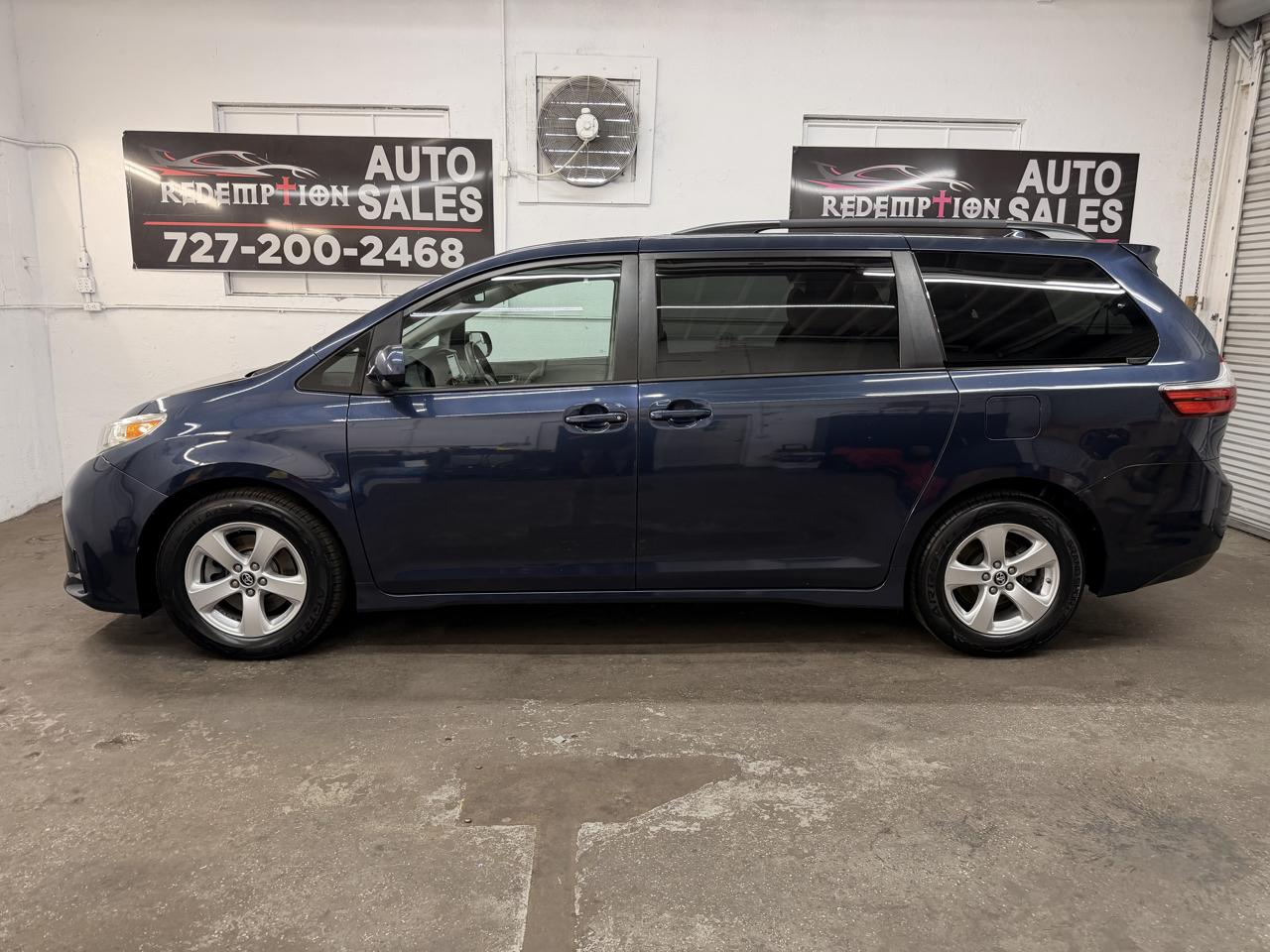 Toyota Sienna LE 8-Passenger 2018