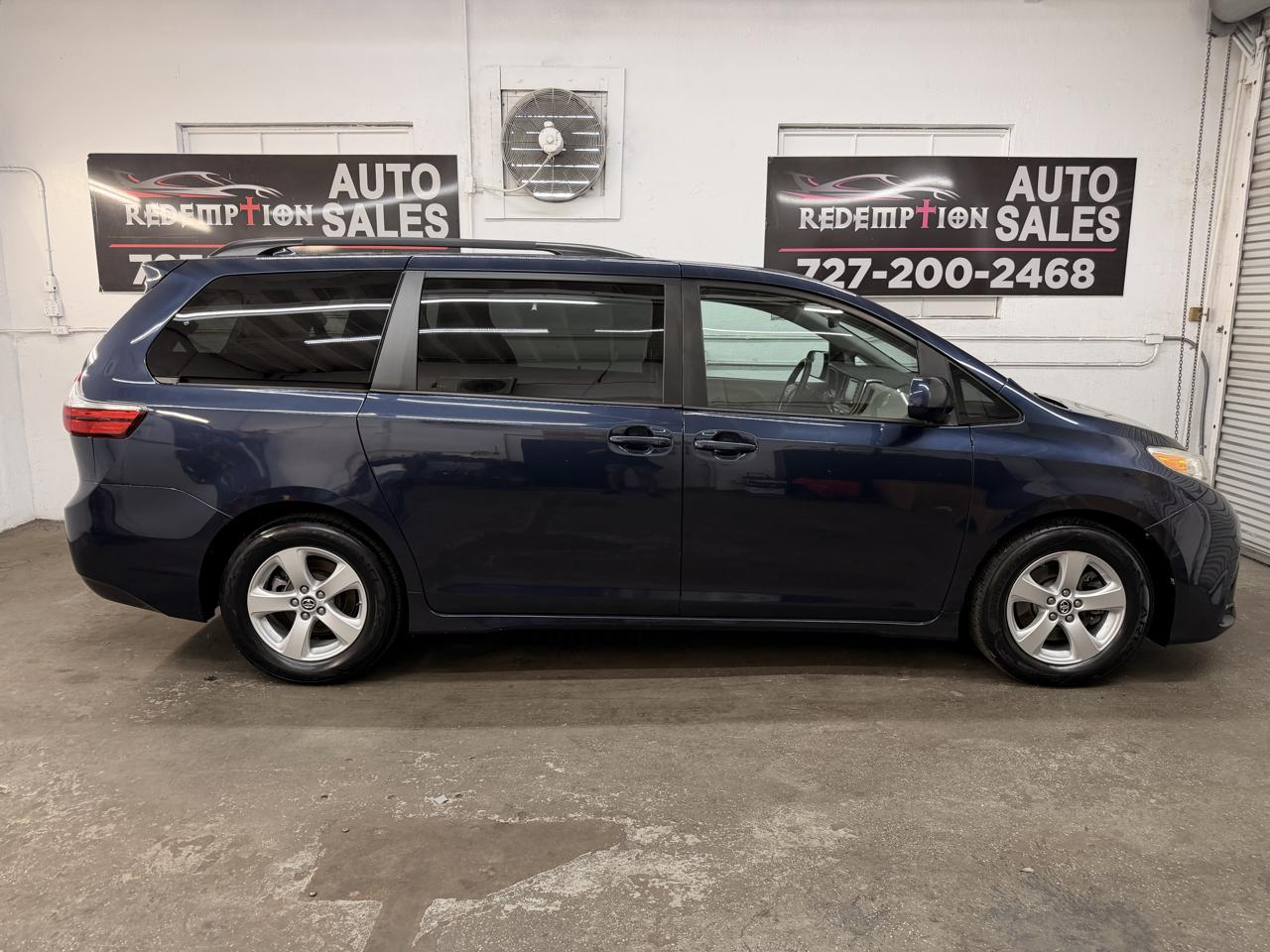 Toyota Sienna LE 8-Passenger 2018
