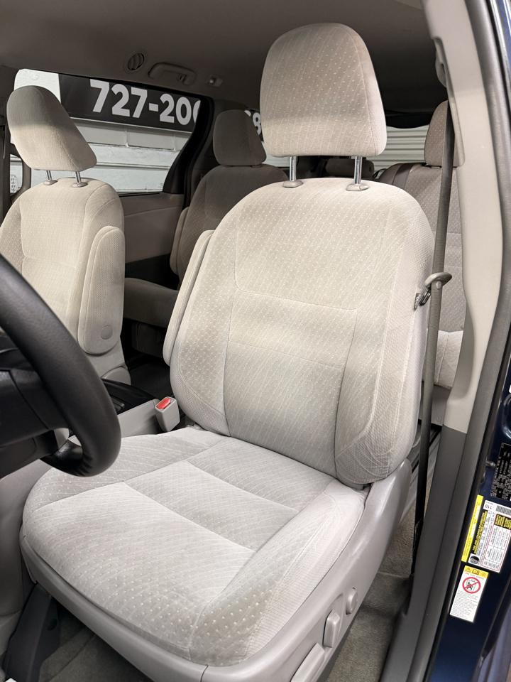 Toyota Sienna LE 8-Passenger 2018