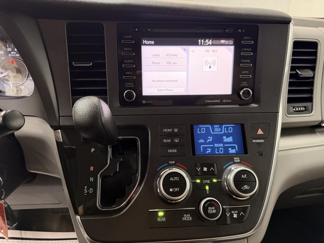 Toyota Sienna LE 8-Passenger 2018