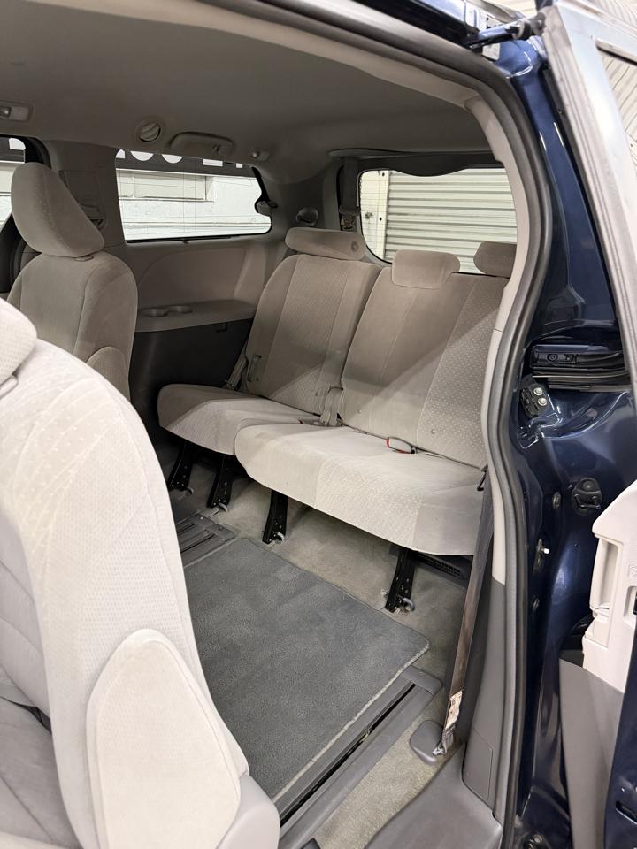 Toyota Sienna LE 8-Passenger 2018