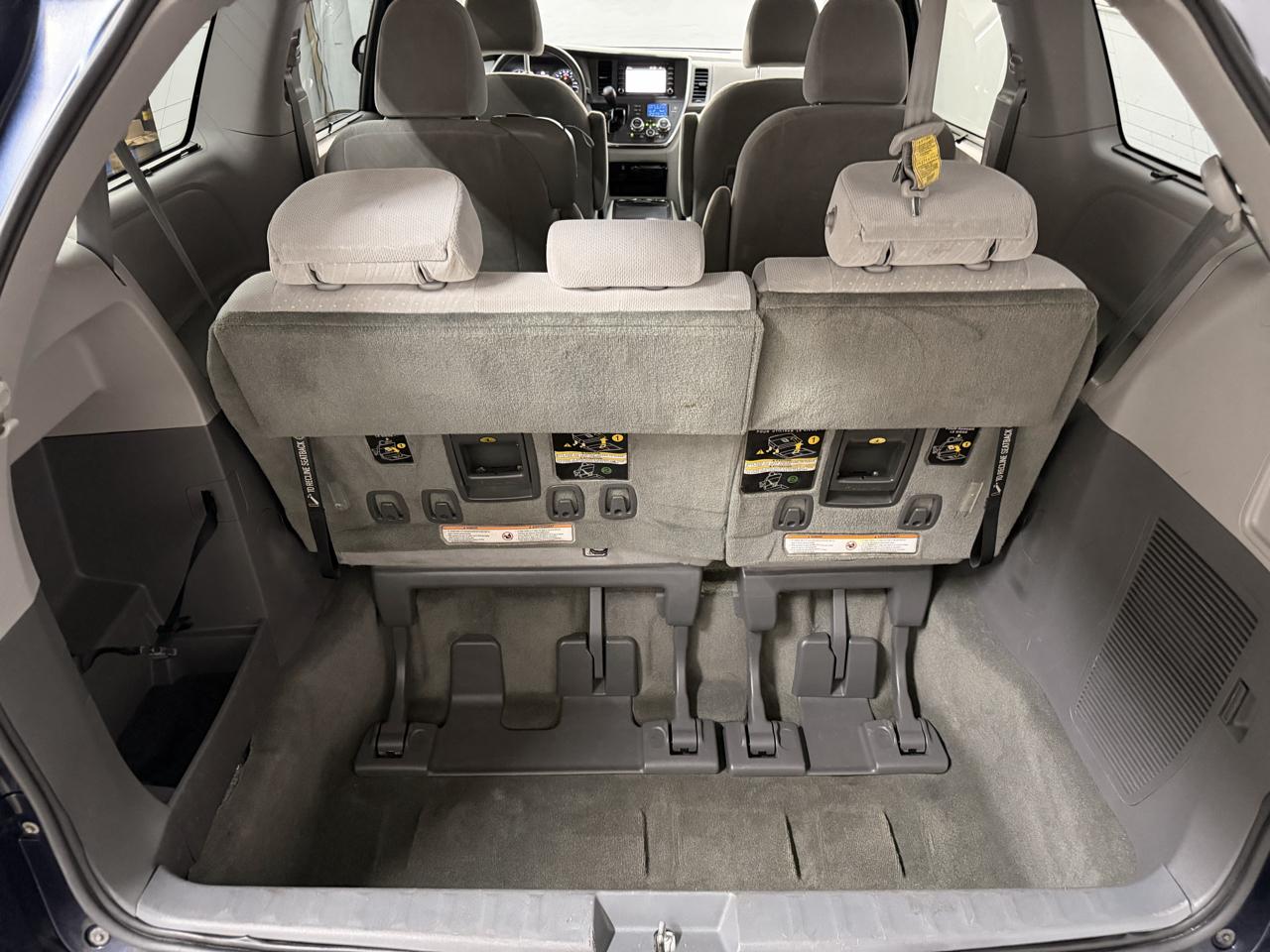 Toyota Sienna LE 8-Passenger 2018
