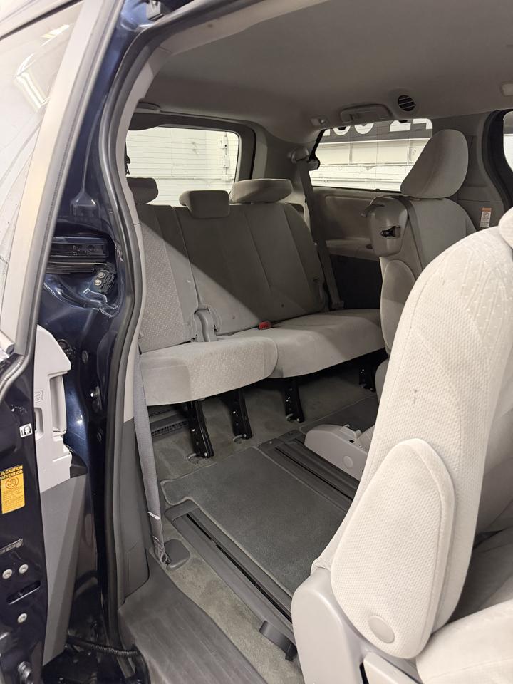Toyota Sienna LE 8-Passenger 2018