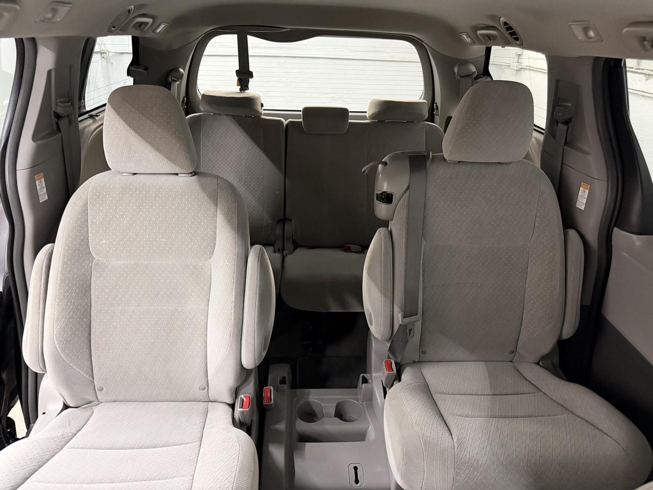 Toyota Sienna LE 8-Passenger 2018