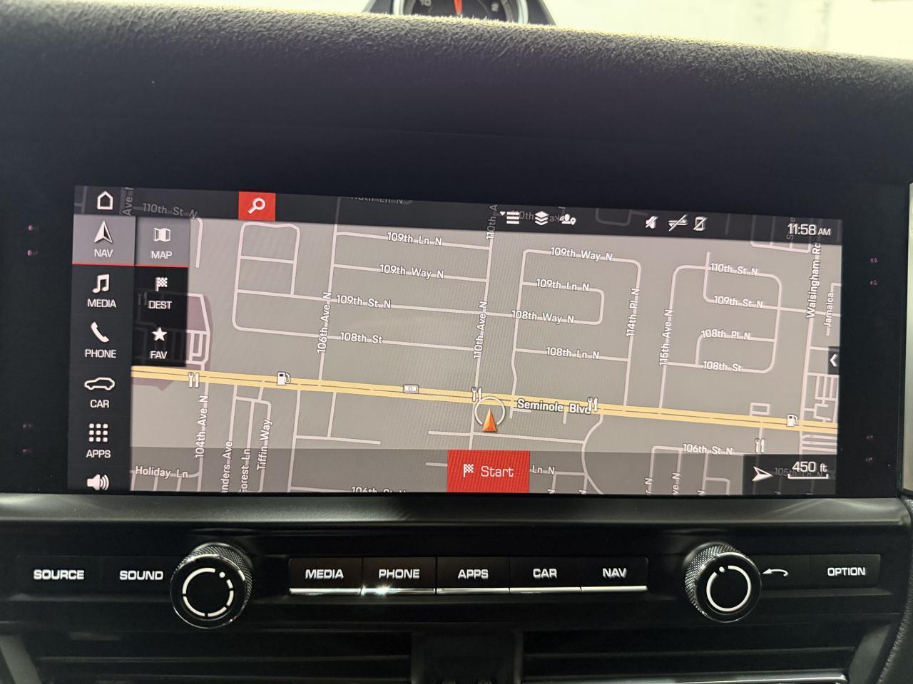 Porsche Macan Base 2021