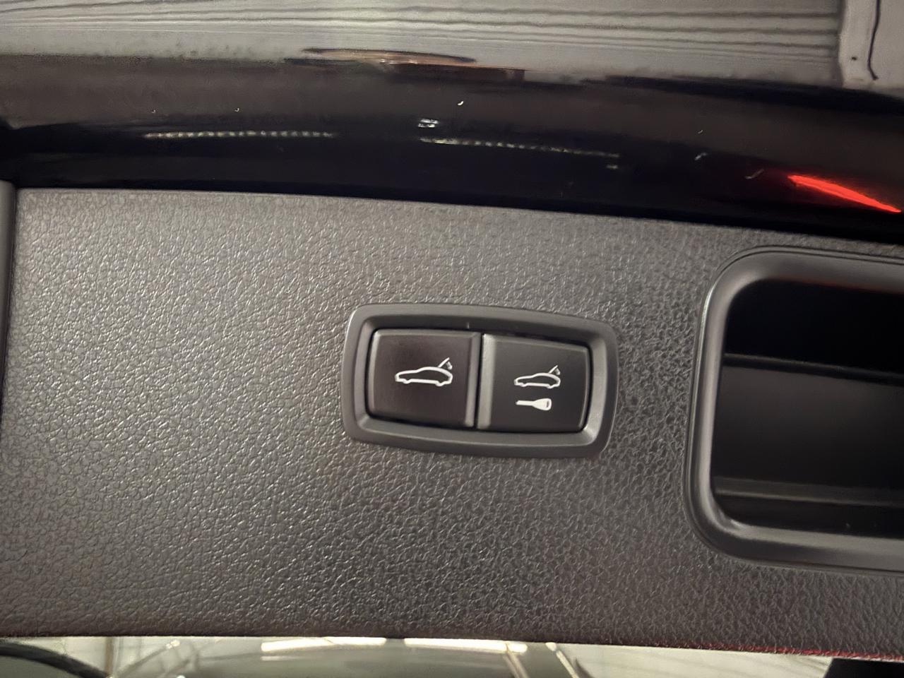 Porsche Macan Base 2021