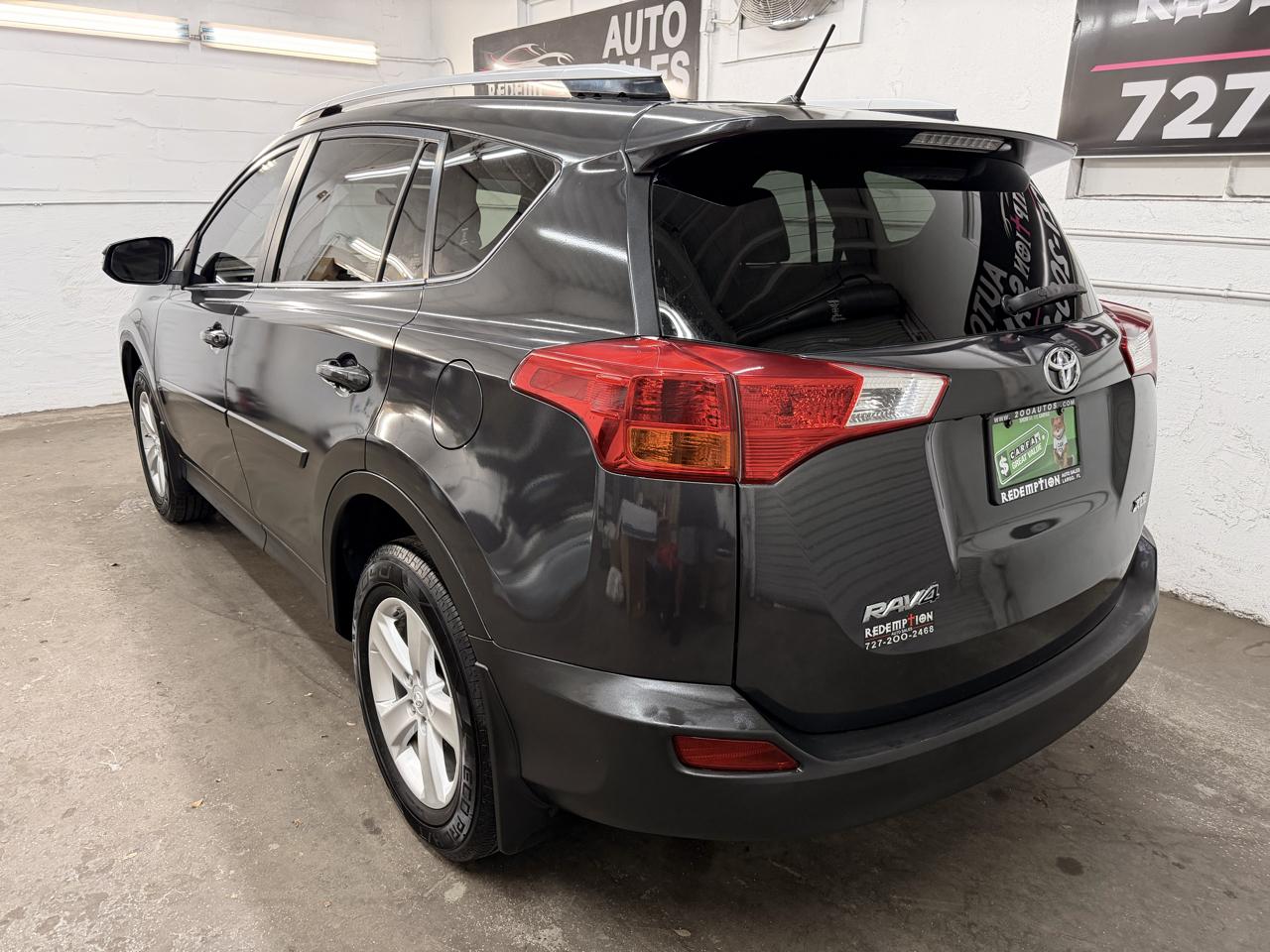 Toyota RAV4 XLE FWD 2013