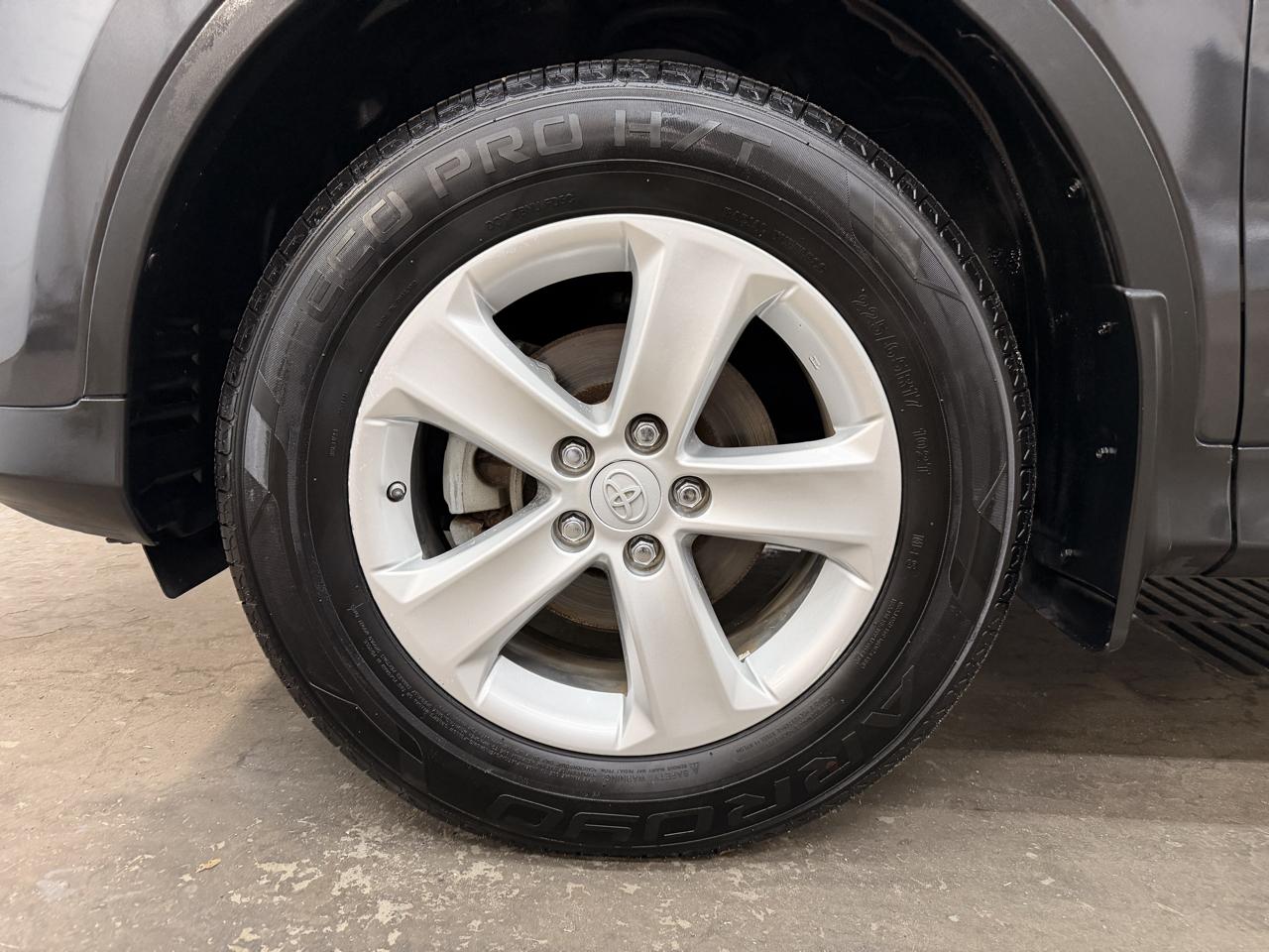Toyota RAV4 XLE FWD 2013