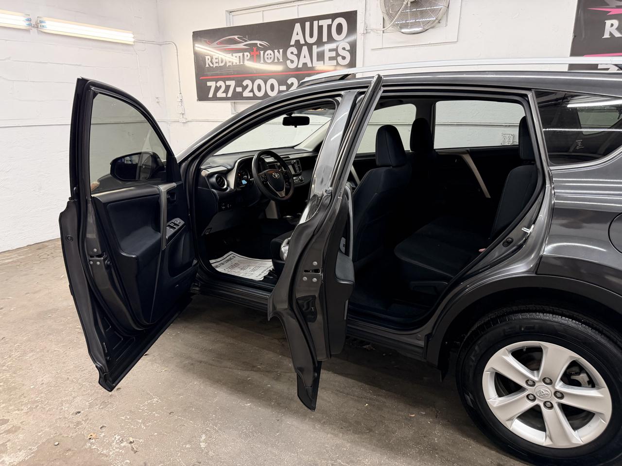 Toyota RAV4 XLE FWD 2013