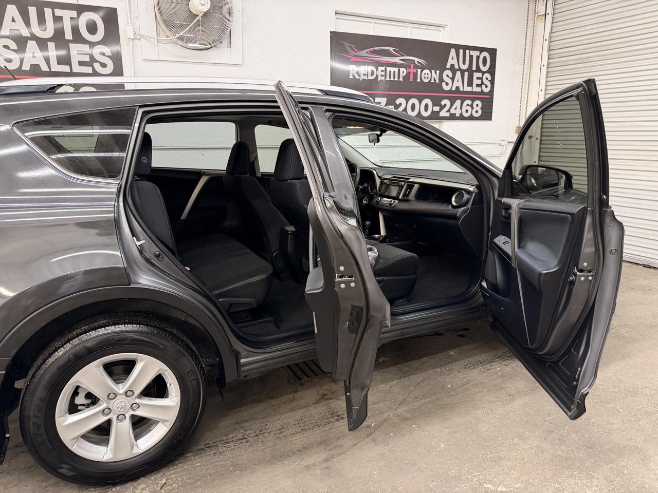 Toyota RAV4 XLE FWD 2013