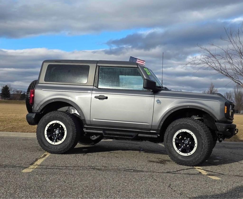 Ford Bronco Base 2-Door w/Advanced 2023