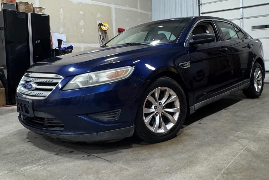 2011 Ford Taurus SE FWD