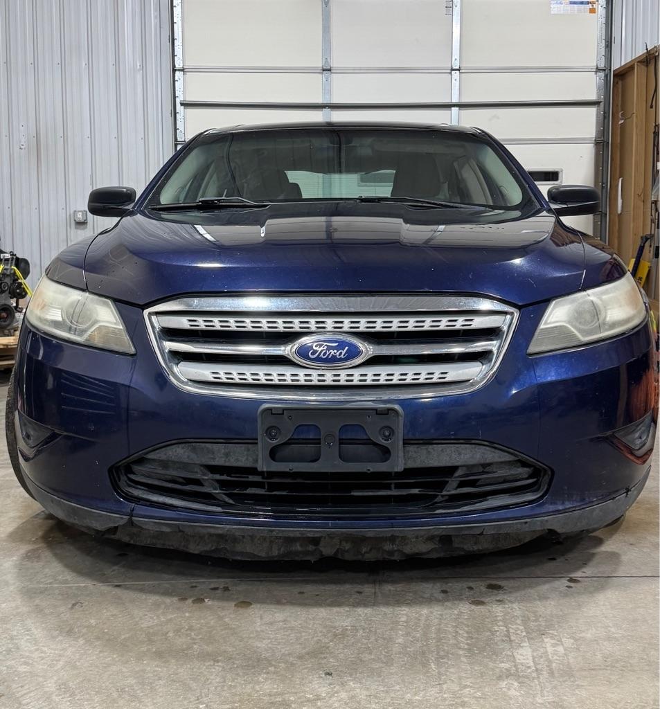 Ford Taurus SE FWD 2011