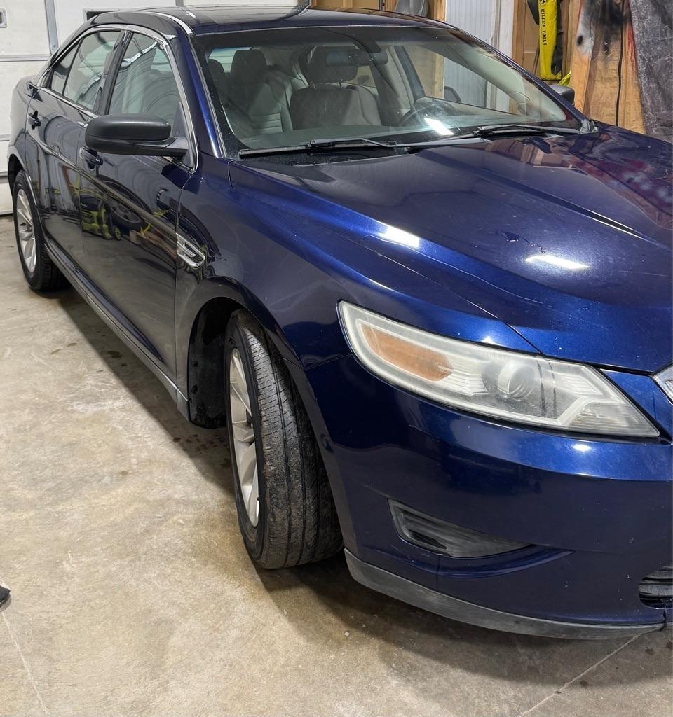 Ford Taurus SE FWD 2011