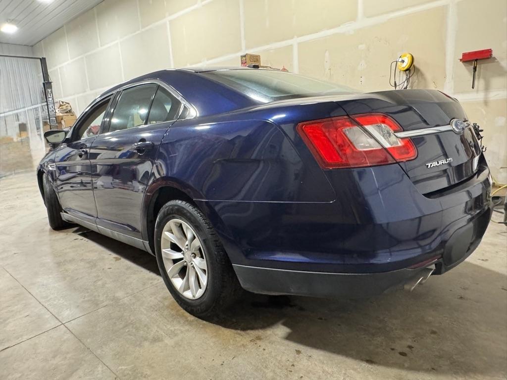 Ford Taurus SE FWD 2011