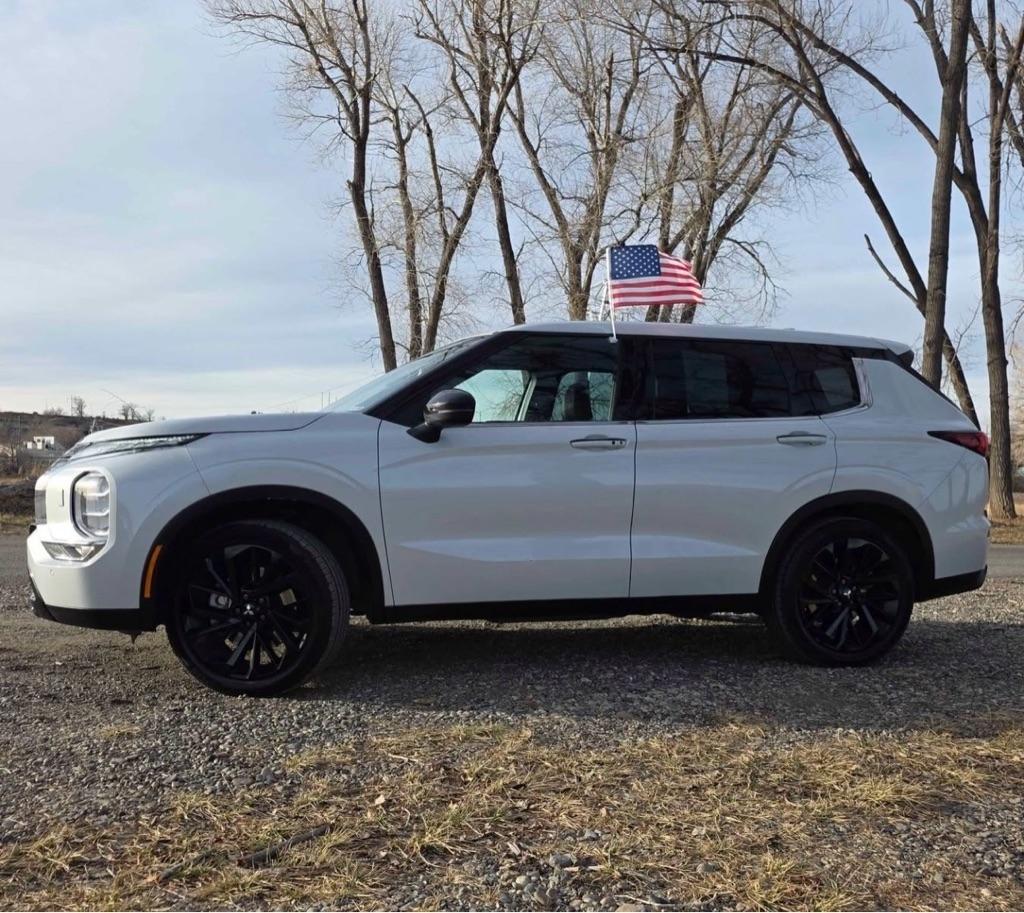 Mitsubishi Outlander SE 4WD 2022