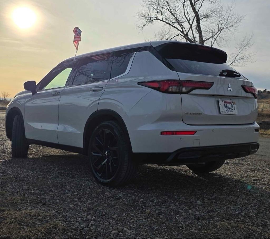 Mitsubishi Outlander SE 4WD 2022