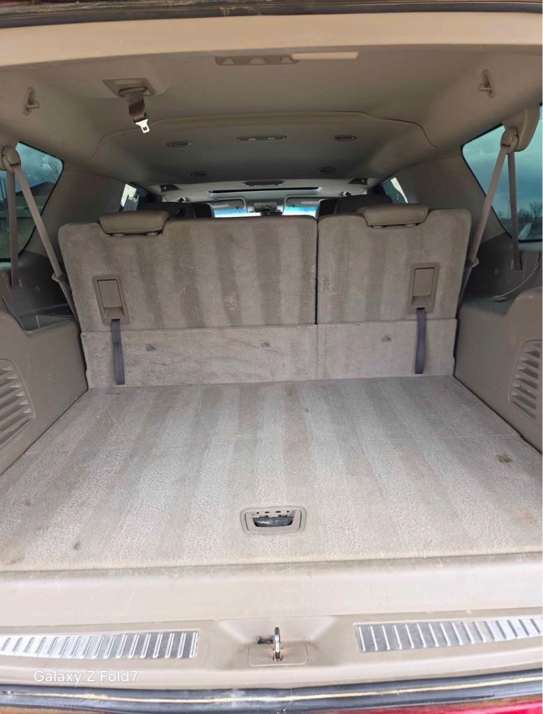 Chevrolet Suburban LT 1500 4WD 2015