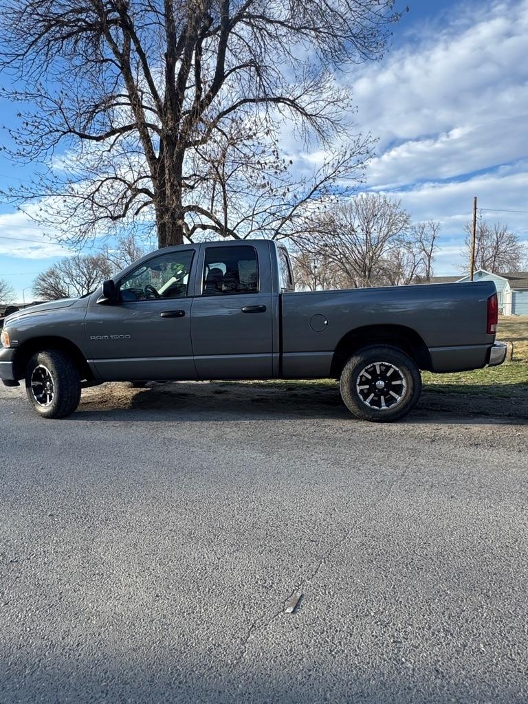 Dodge Ram 1500 ST Quad Cab Long Bed 4WD 2005