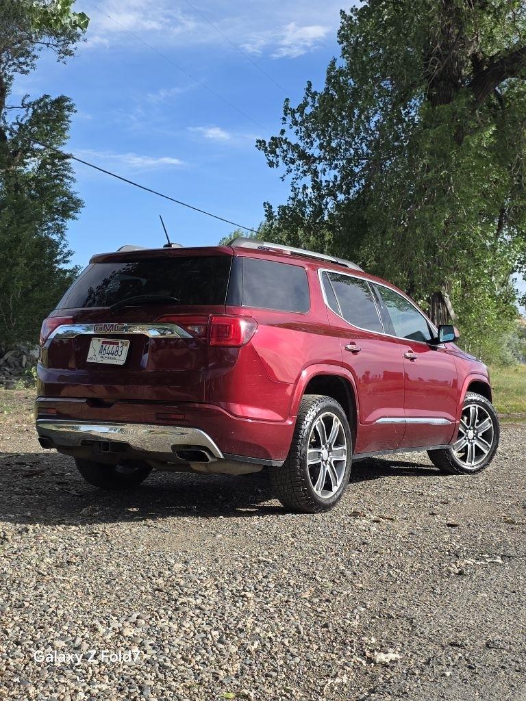 GMC Acadia Denali AWD 2017
