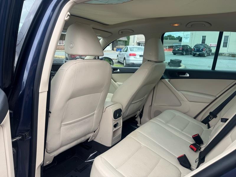 2015 Volkswagen Tiguan SE - Photo 10