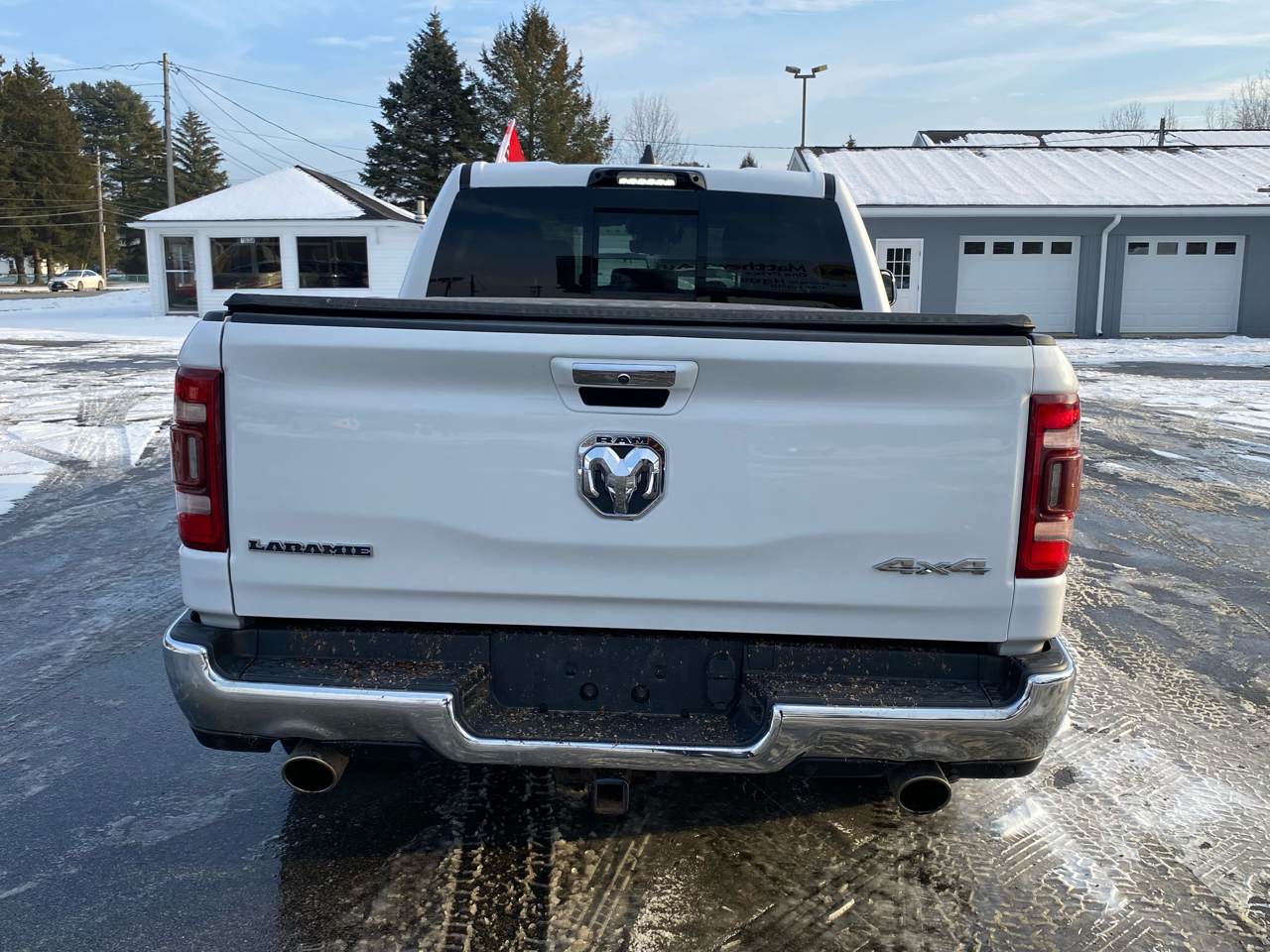 RAM 1500 Laramie Crew Cab SWB 4WD 2021
