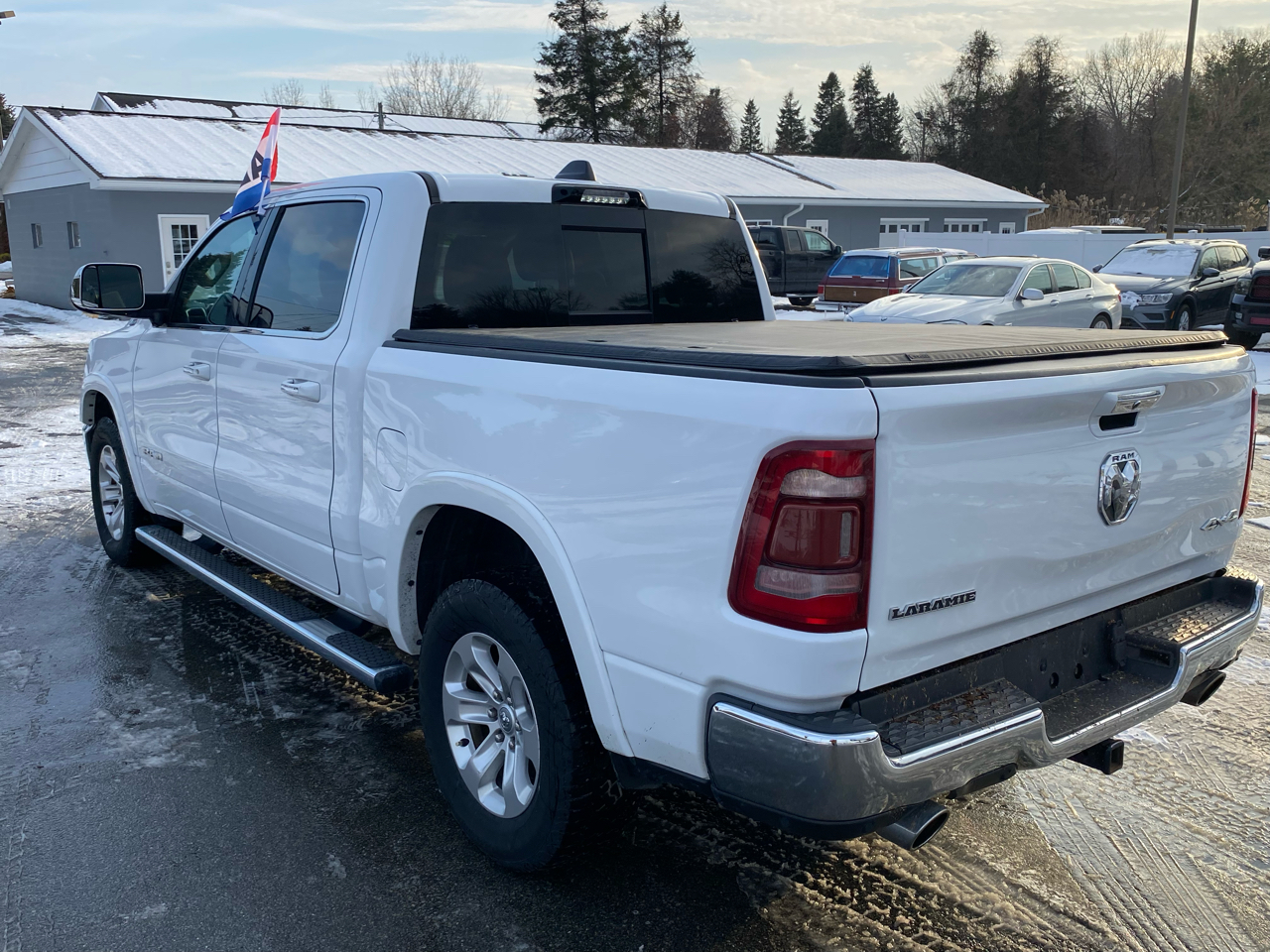 RAM 1500 Laramie Crew Cab SWB 4WD 2021