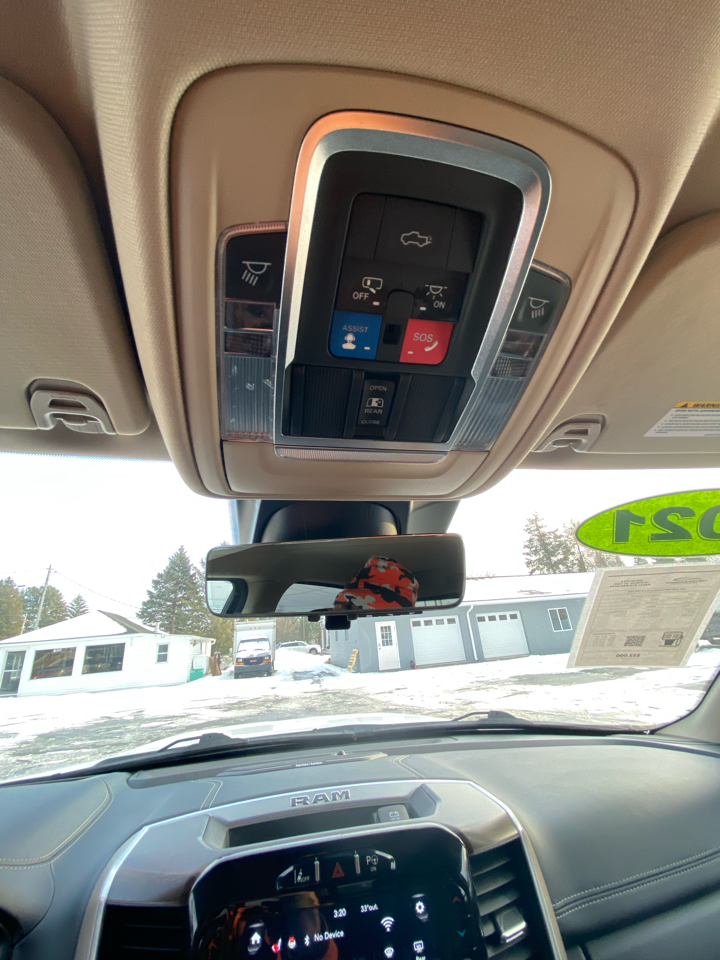 RAM 1500 Laramie Crew Cab SWB 4WD 2021