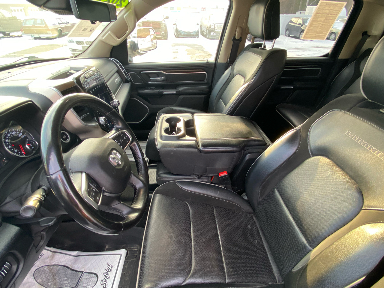 RAM 1500 Laramie Crew Cab SWB 4WD 2021