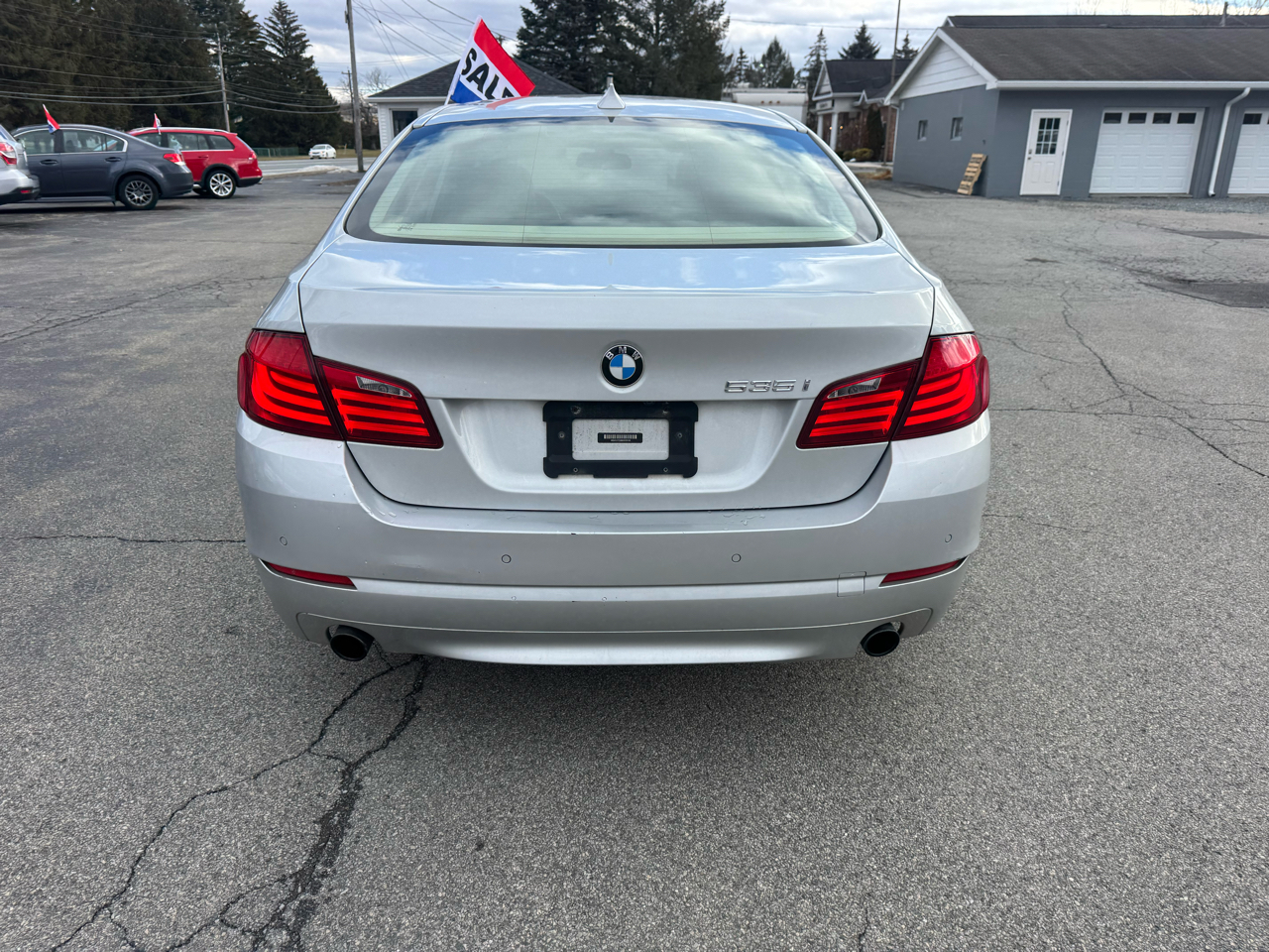 BMW 5-Series 535xi 2011