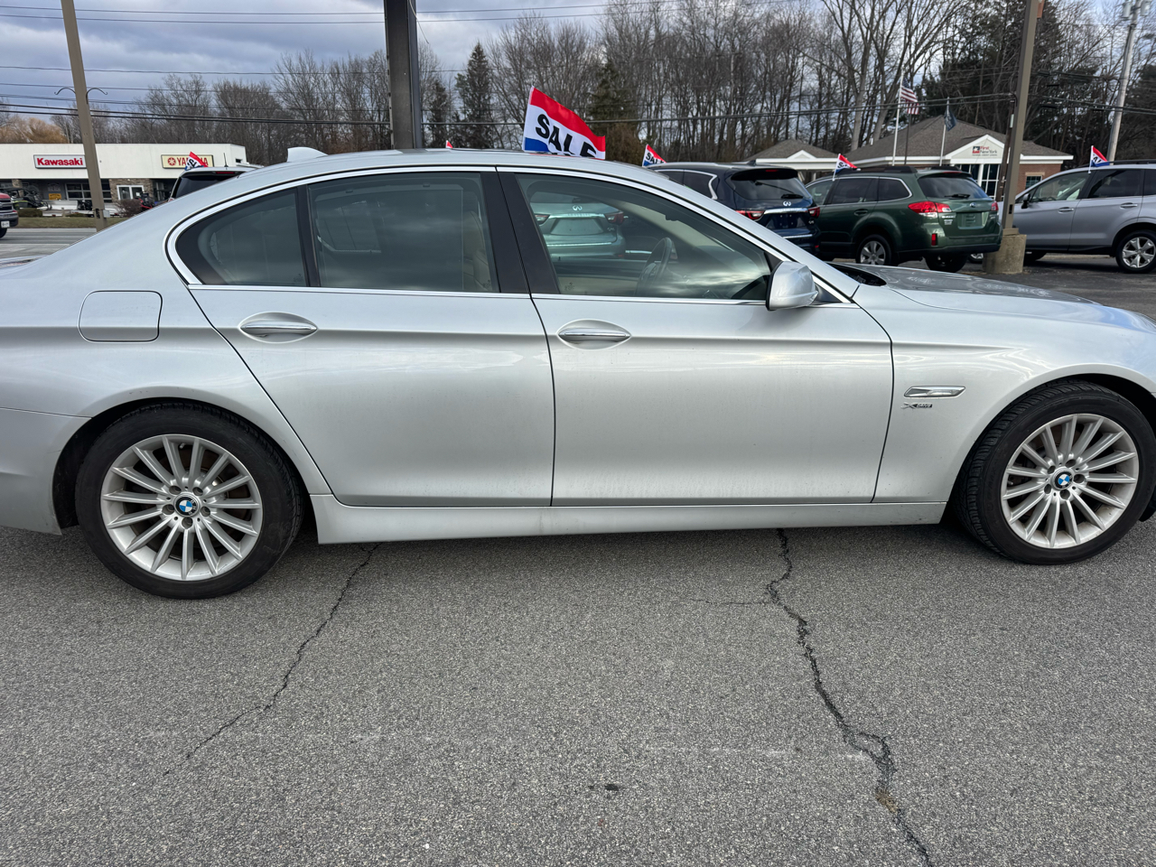 BMW 5-Series 535xi 2011