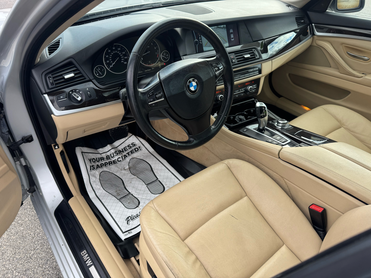 BMW 5-Series 535xi 2011