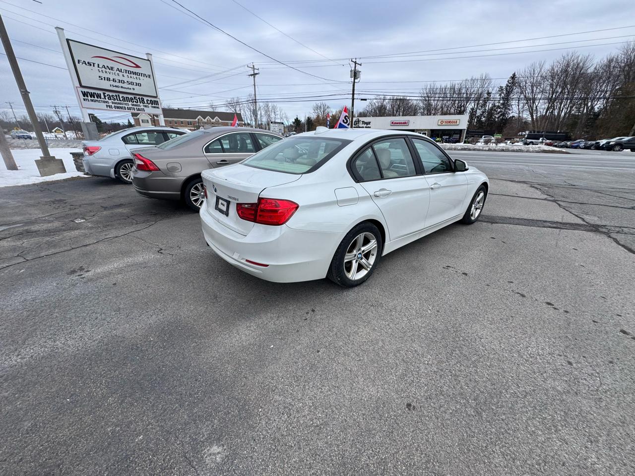 BMW 3-Series 328i xDrive Sedan 2013