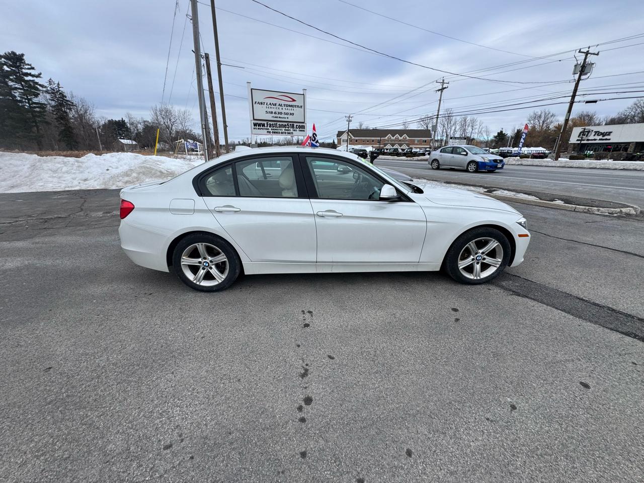 BMW 3-Series 328i xDrive Sedan 2013