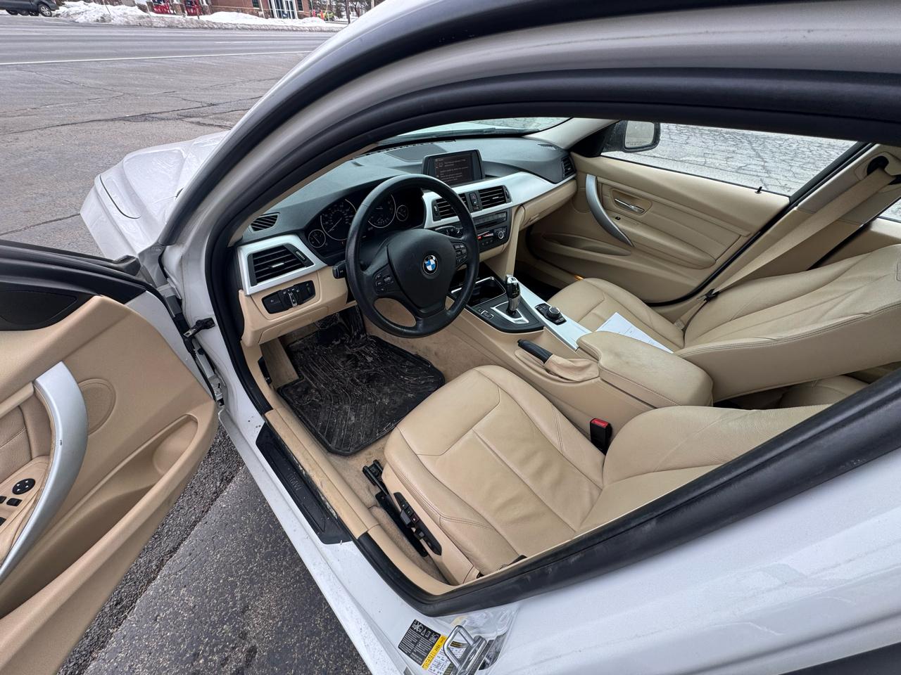 BMW 3-Series 328i xDrive Sedan 2013