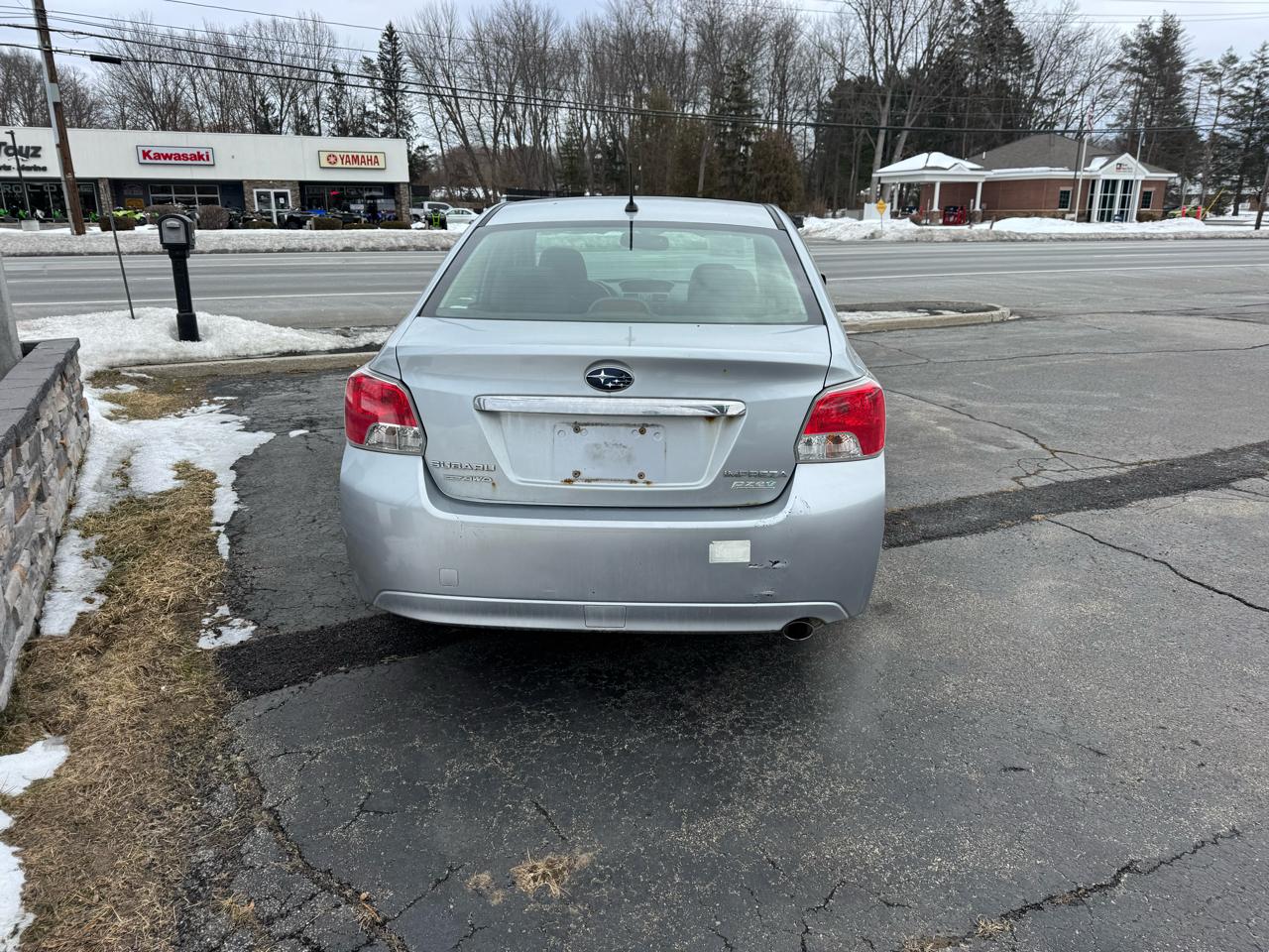 Subaru Impreza Limited 4-Door+S/R 2012