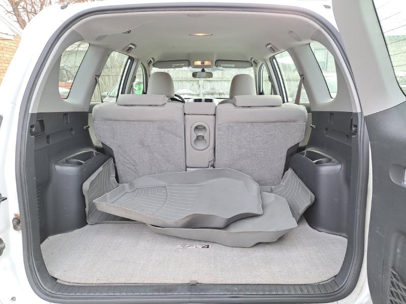 Toyota RAV4 Base I4 4WD 2010