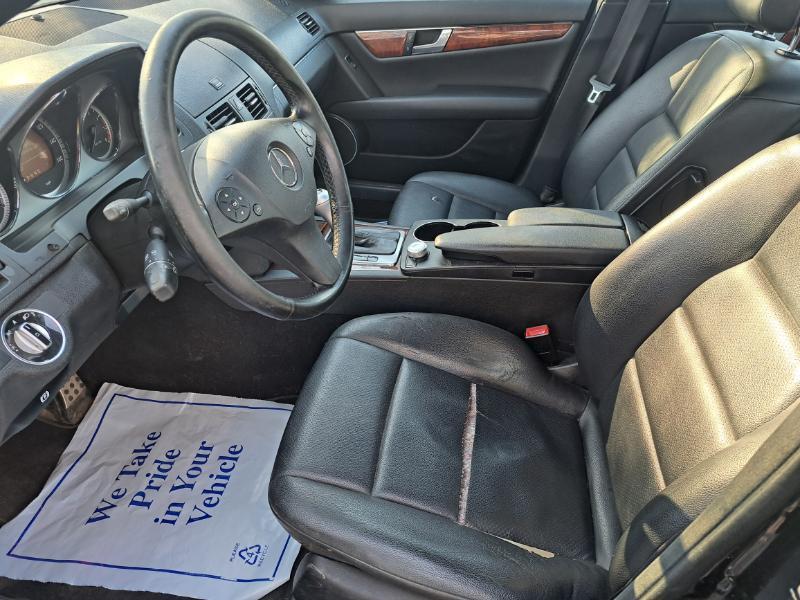 Mercedes-Benz C-Class C300 4MATIC Luxury Sedan 2011