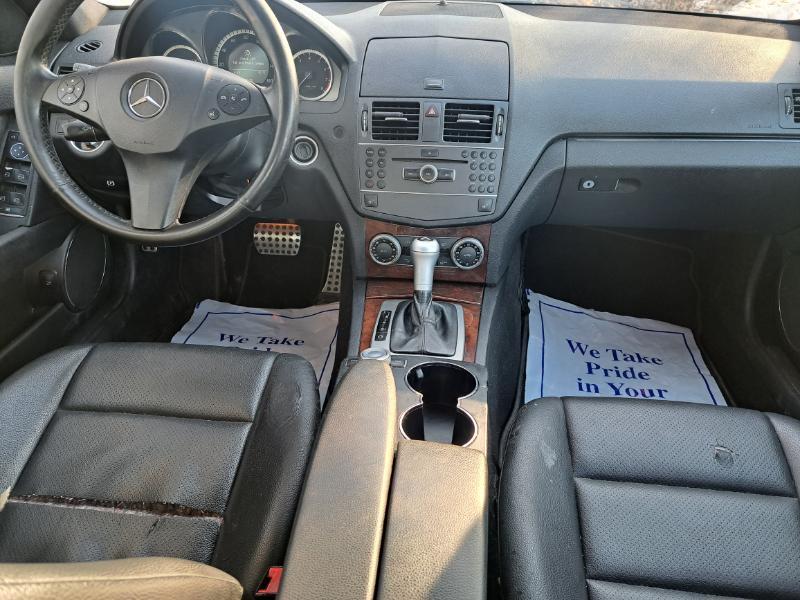 Mercedes-Benz C-Class C300 4MATIC Luxury Sedan 2011