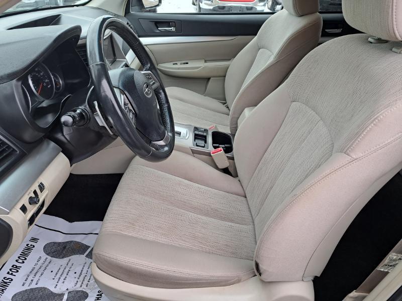 Subaru Outback 2.5i Premium 2013