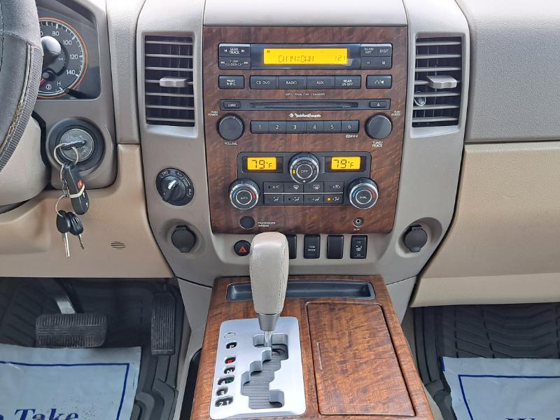 Nissan Titan LE Crew Cab 4WD SWB 2008